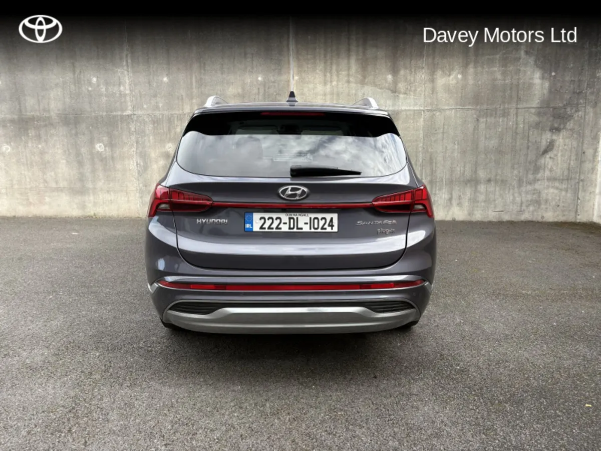 Hyundai Santa Fe PHEV 5DR AUTO - Image 3