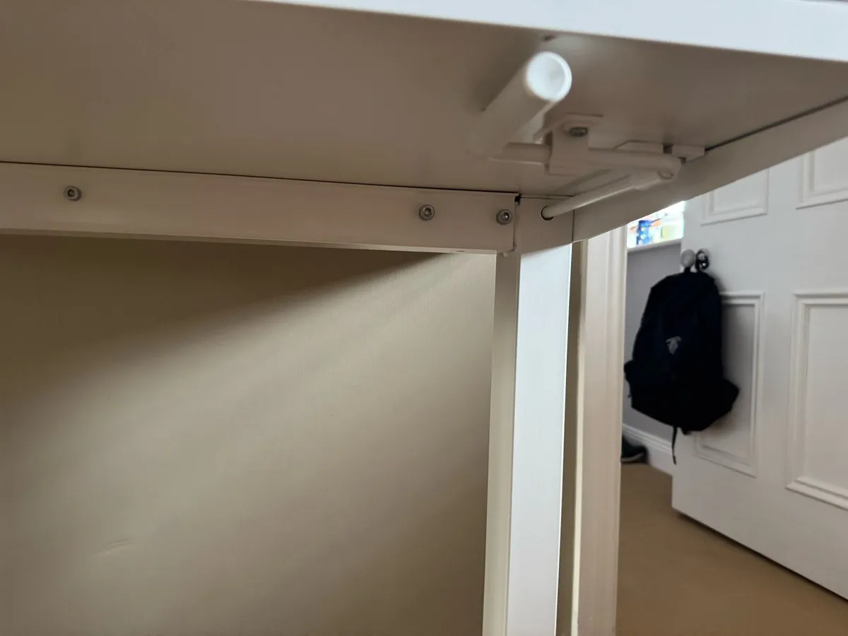 Study desk - Image 4