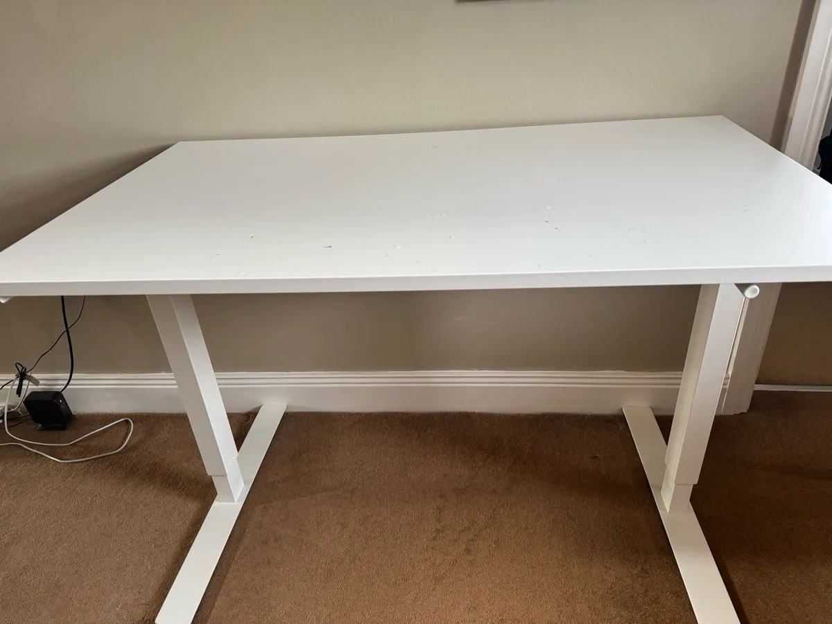 Study desk - Image 1
