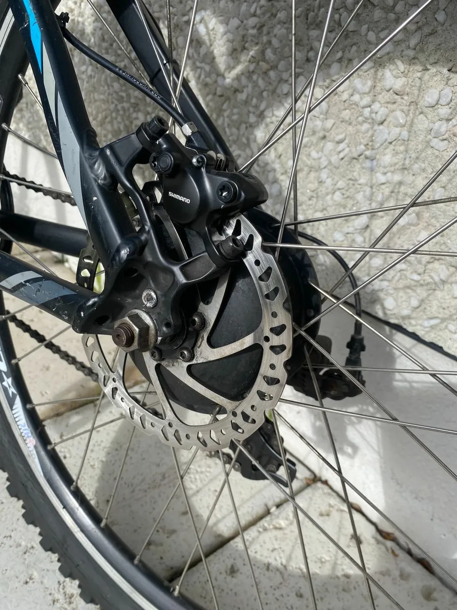 GIANT ELECTRIC EBIKE. NEW Battery, Key & charger. - Image 4