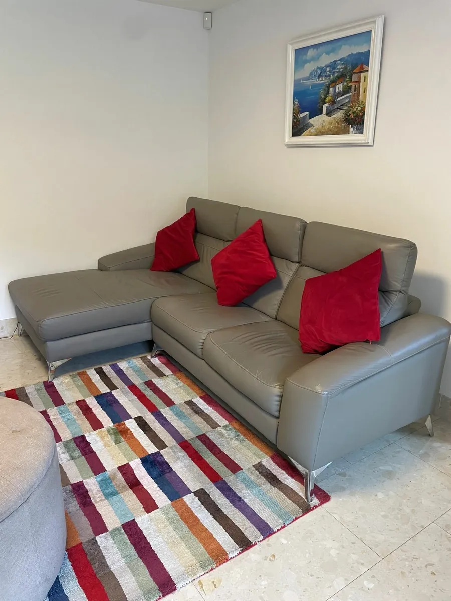 Beautiful Sofa  and Two Armchairs - Image 3