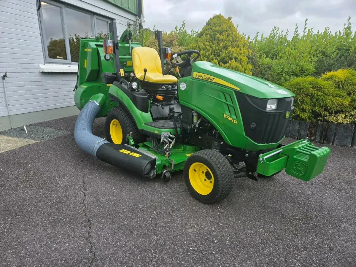 John Deere 1026R - Image 2