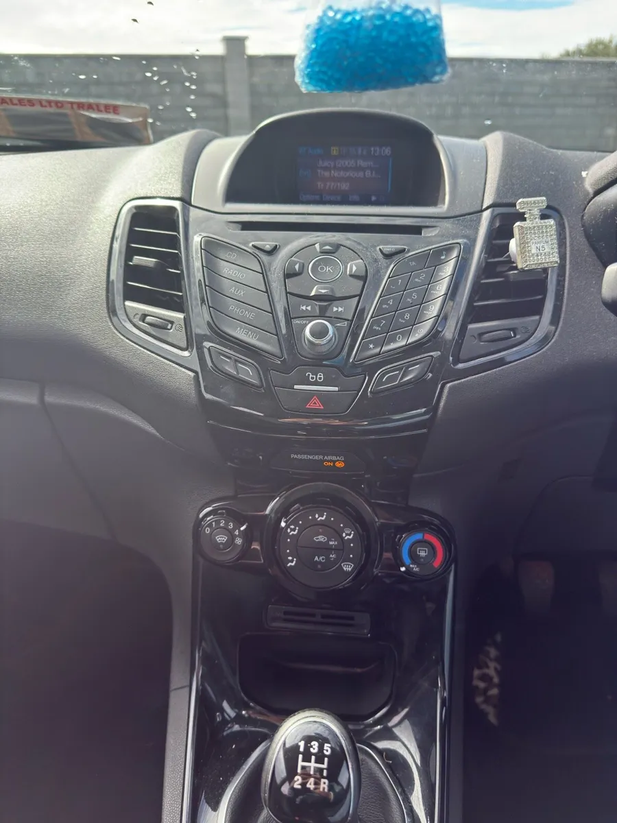 FORD FIESTA - Image 2