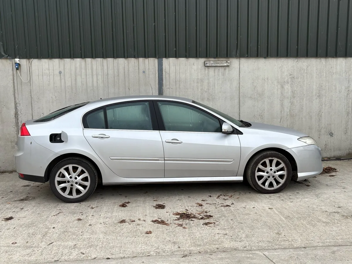 2008 Renault Laguna parts - Image 2