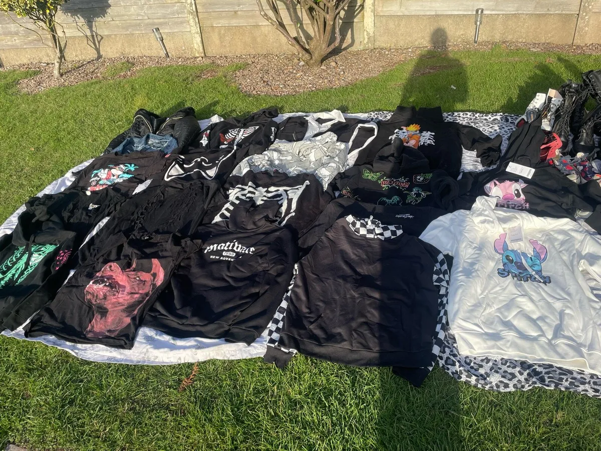 Clothes - Image 3