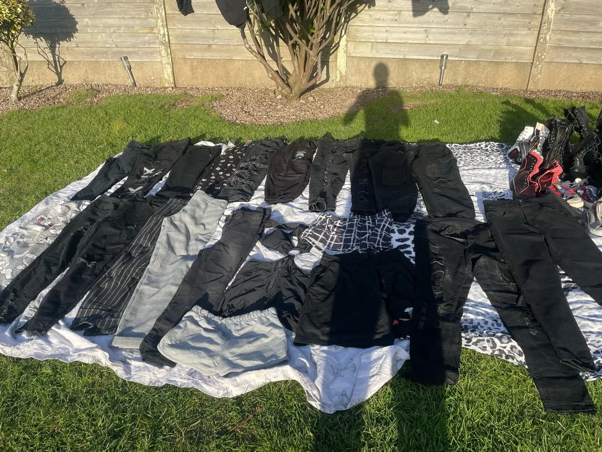 Clothes - Image 4