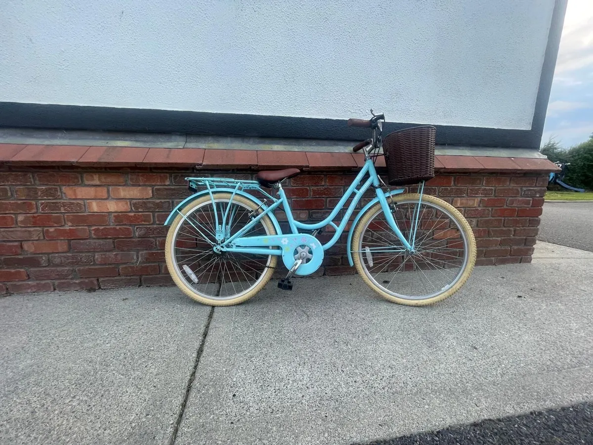 Girls bicycle - Image 1