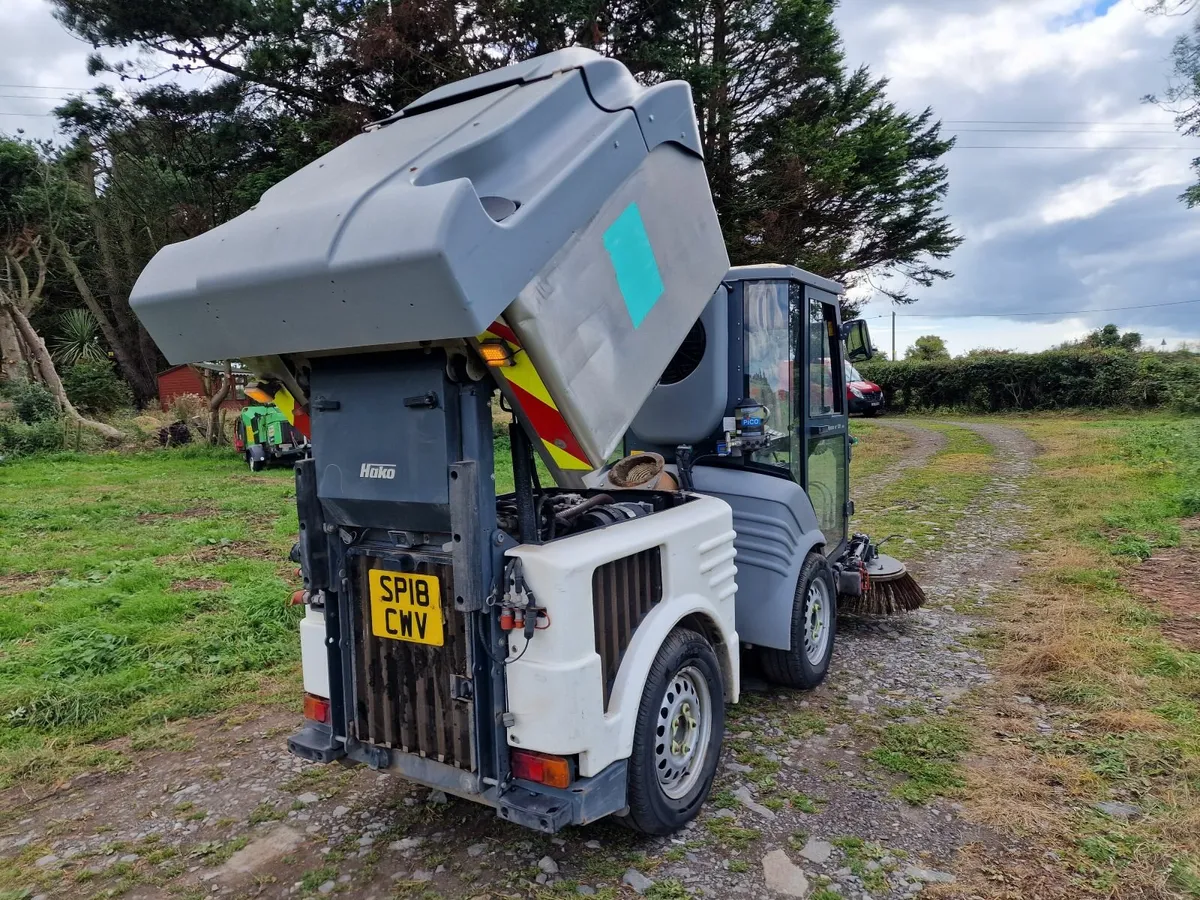 Hako Citymaster 1250 Plus Roadsweeper road sweeper - Image 2