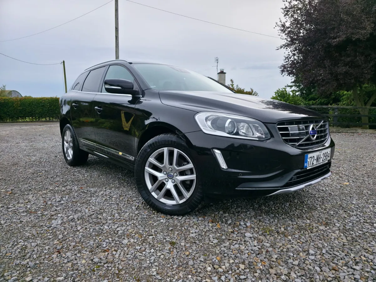 Volvo XC60 2017 Auto with leather - Image 3