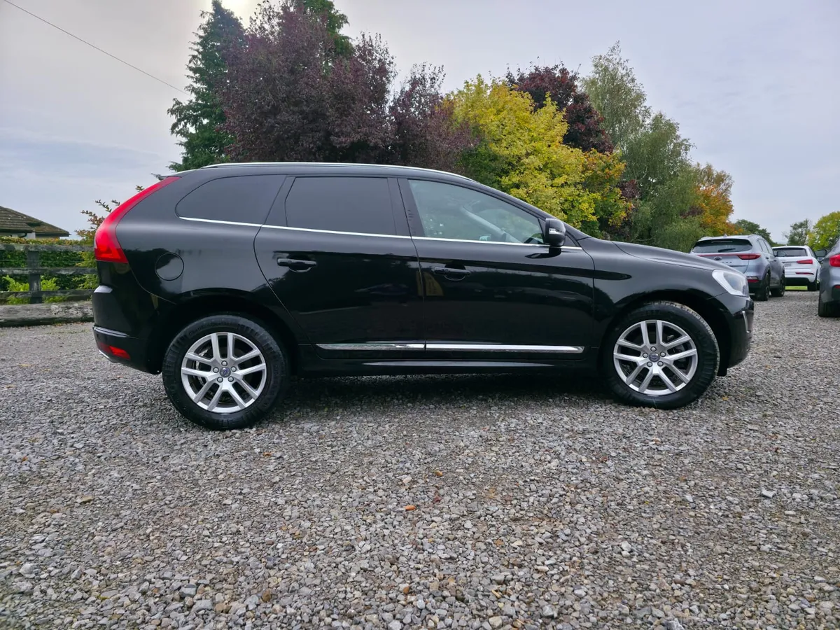 Volvo XC60 2017 Auto with leather - Image 4