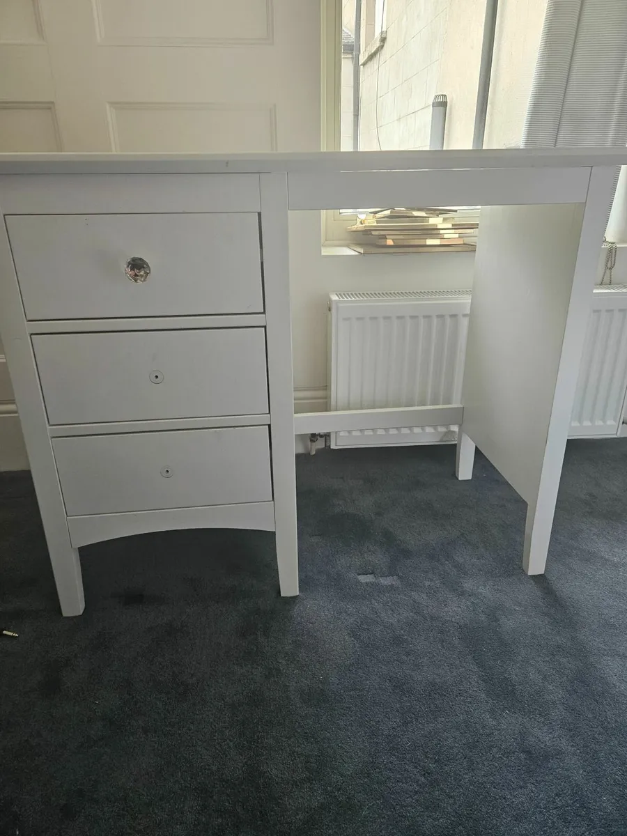 Desk - Image 2