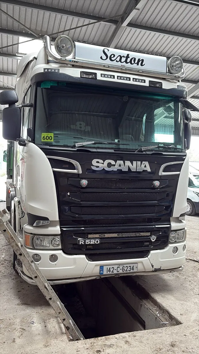 R520 6x2 v8 - Image 1