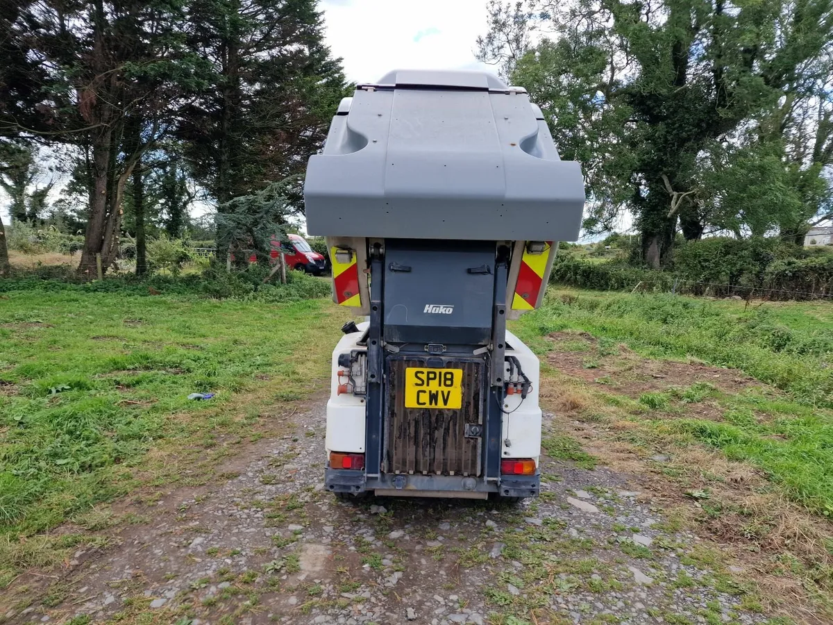 Hako Citymaster 1250 Plus Roadsweeper road sweeper - Image 3