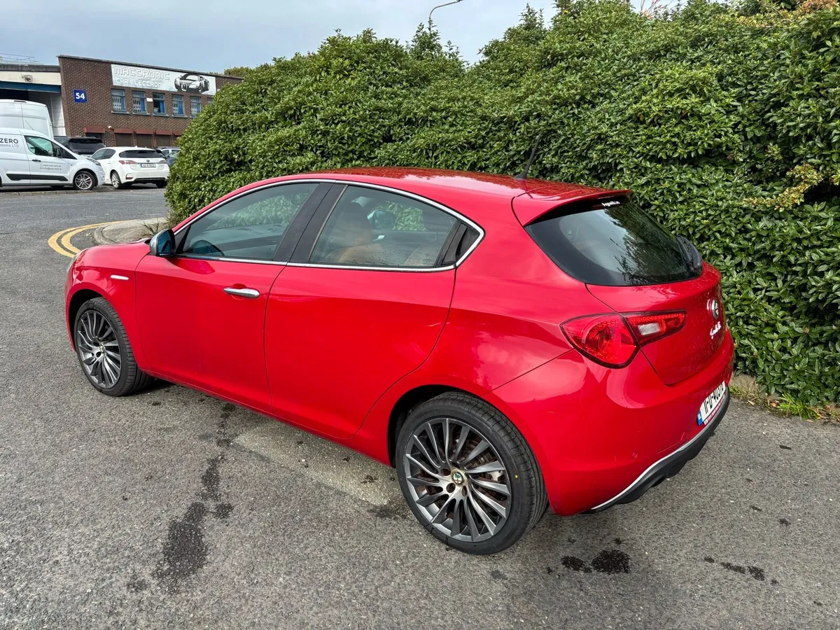 Alfa Romeo Giulietta - Image 2
