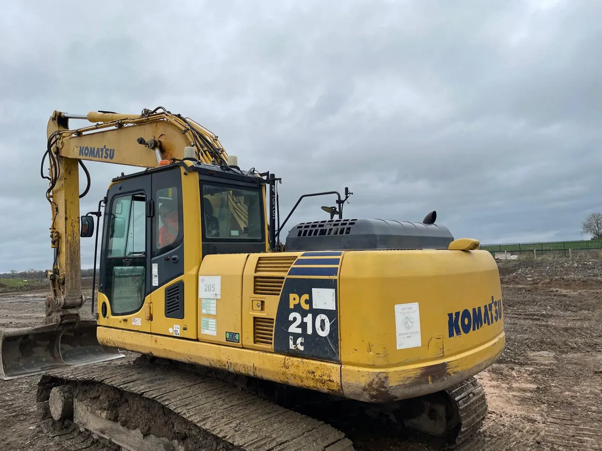 Komatsu PC210LC-8 - Image 1