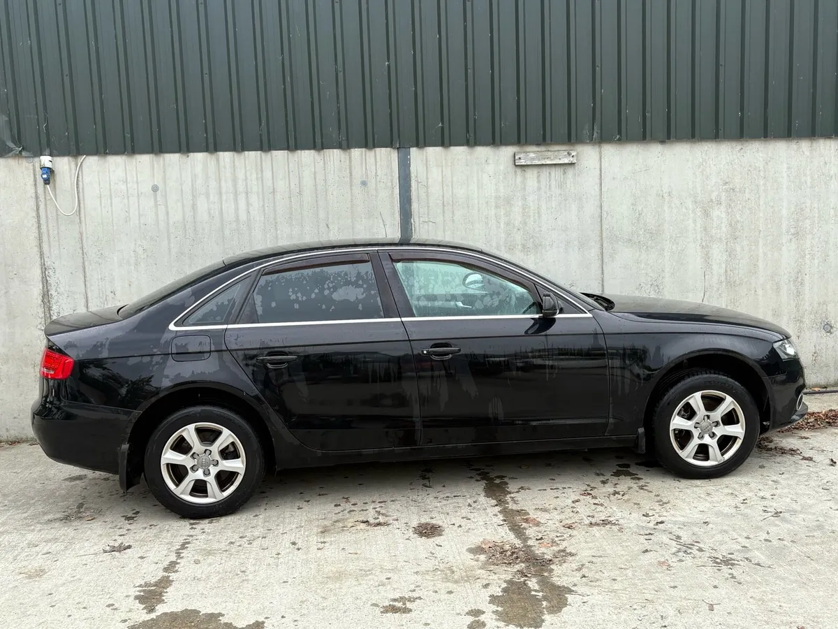 2011 Audi A4 for parts - Image 3