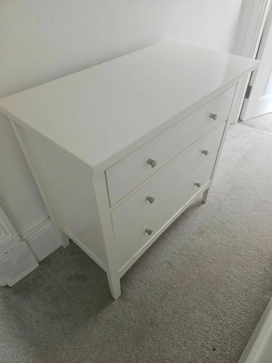 Chest of drawers - Image 1