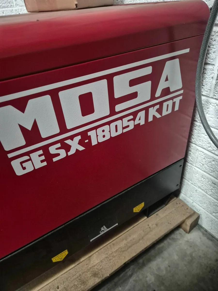 MOSA  GENERATOR 18KVA  ONLY 2.7 HOURS - Image 3