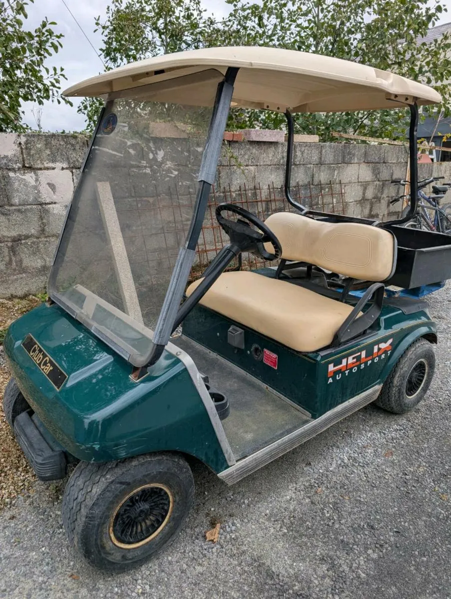 Golf buggy - Image 1