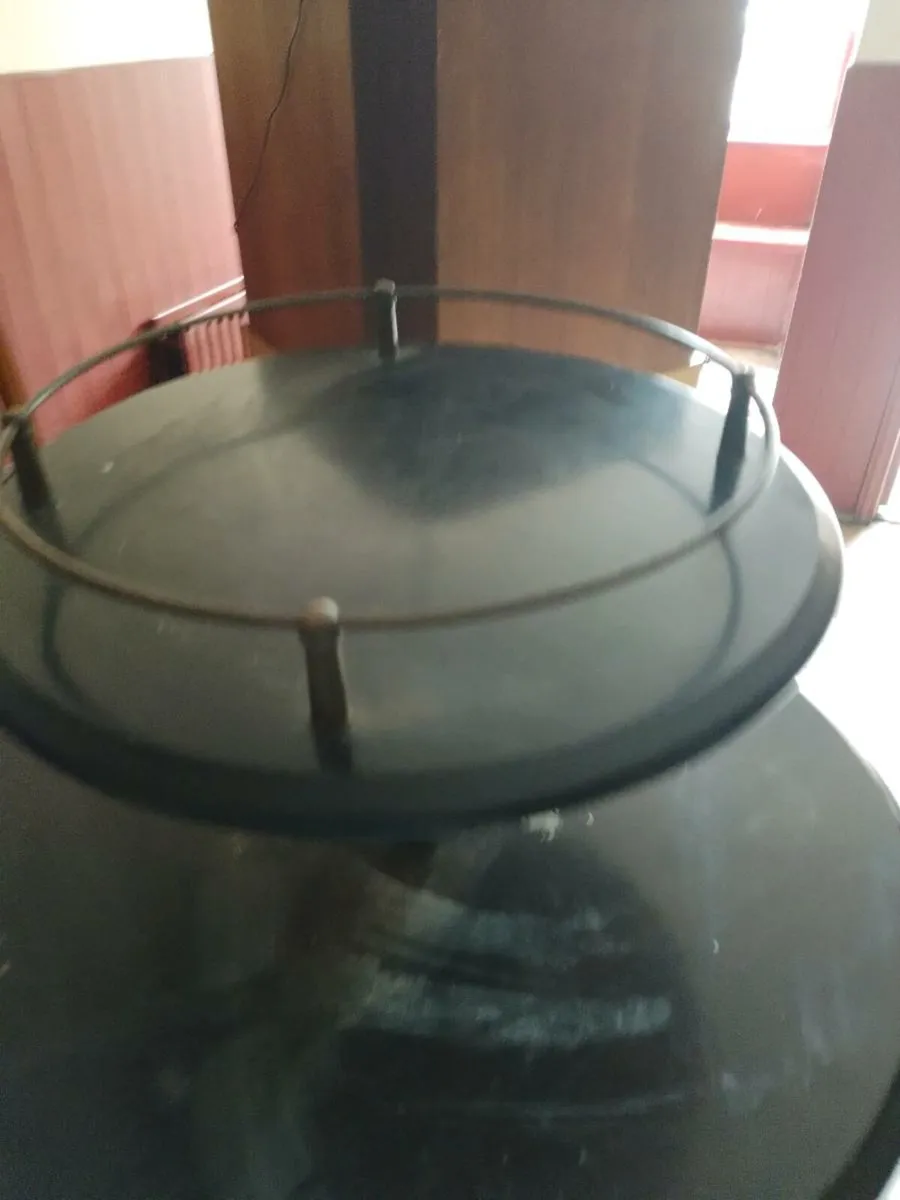 Pub table - Image 1