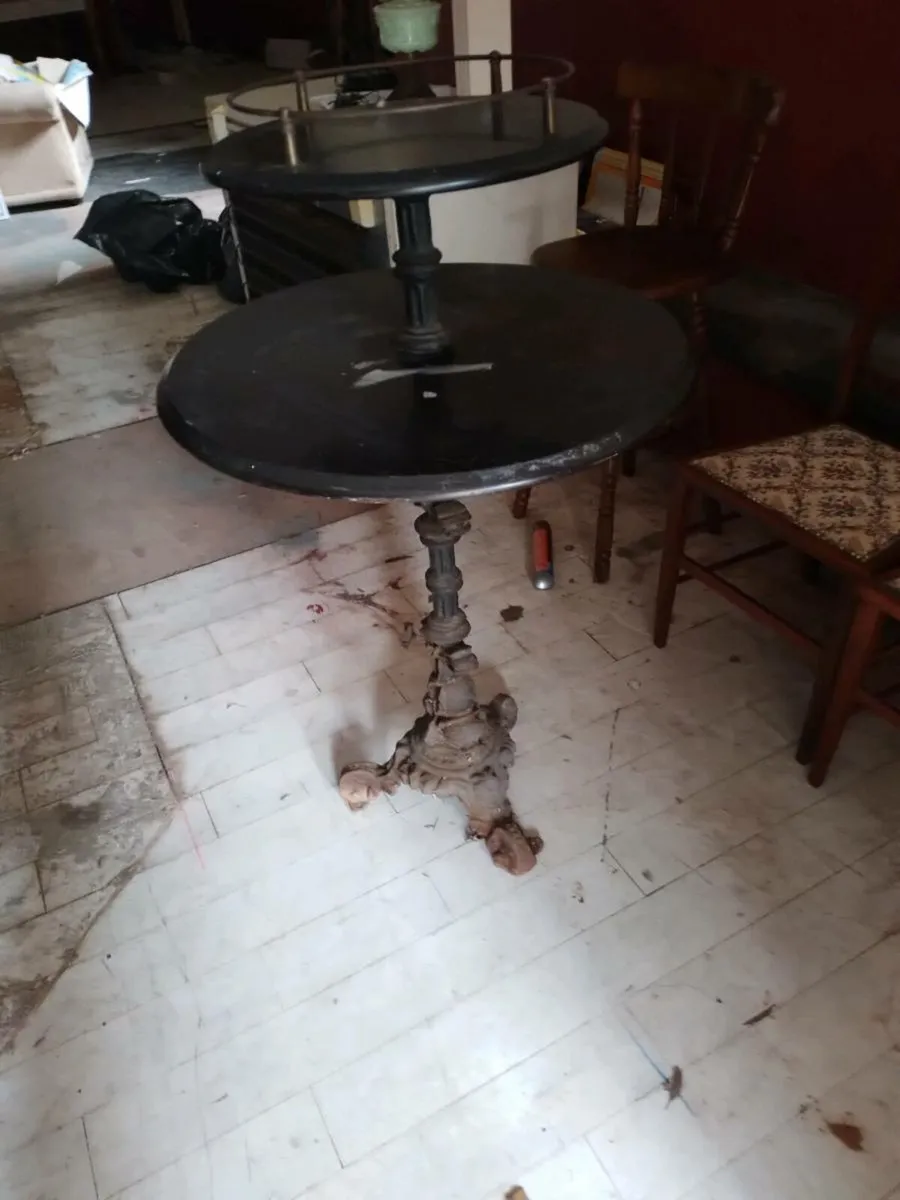 Pub table - Image 4