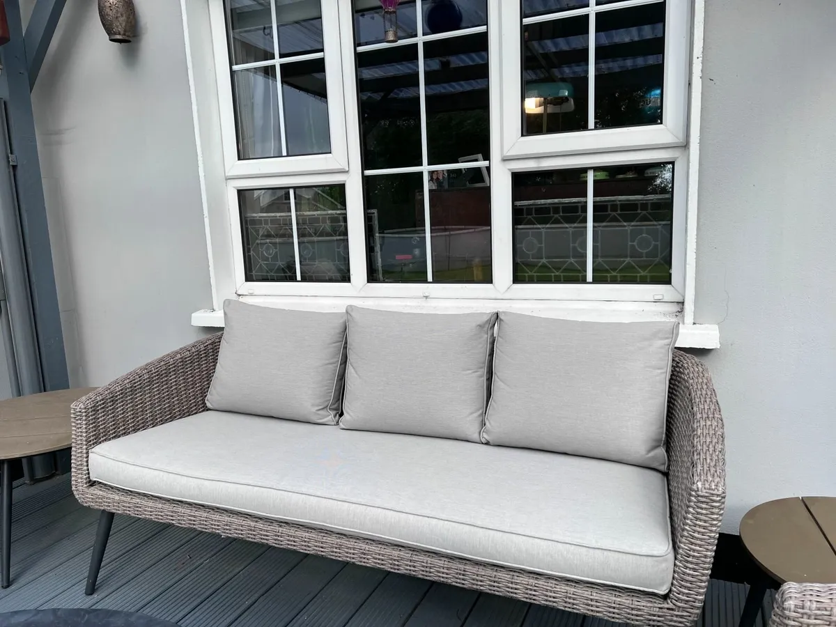 Outdoor Lounge Set - Image 3