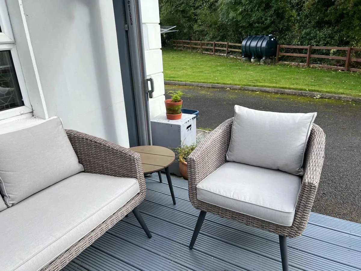 Outdoor Lounge Set - Image 4