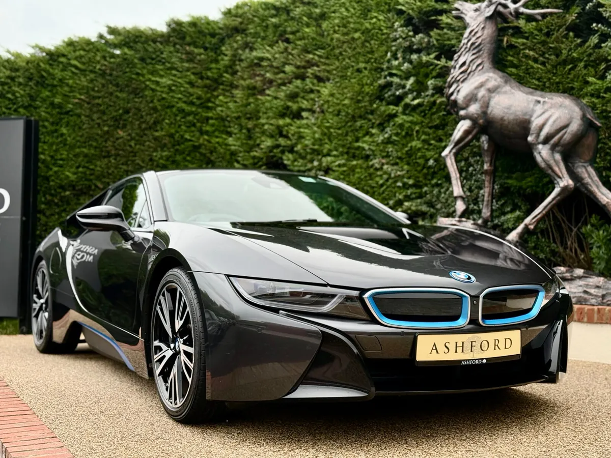 2018 BMW i8 357BHP FULL BMW HISTORY - Image 2