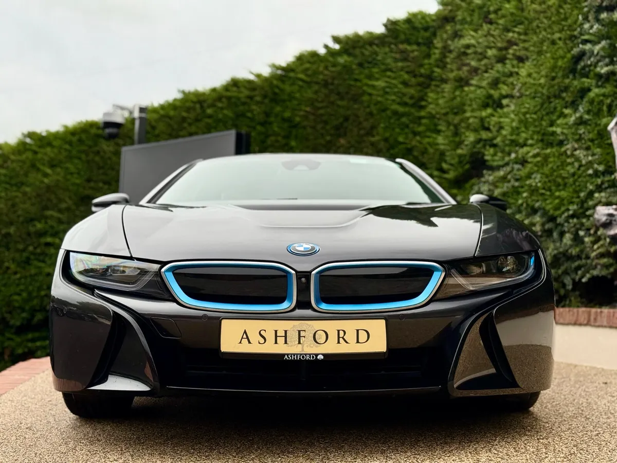 2018 BMW i8 357BHP FULL BMW HISTORY - Image 3