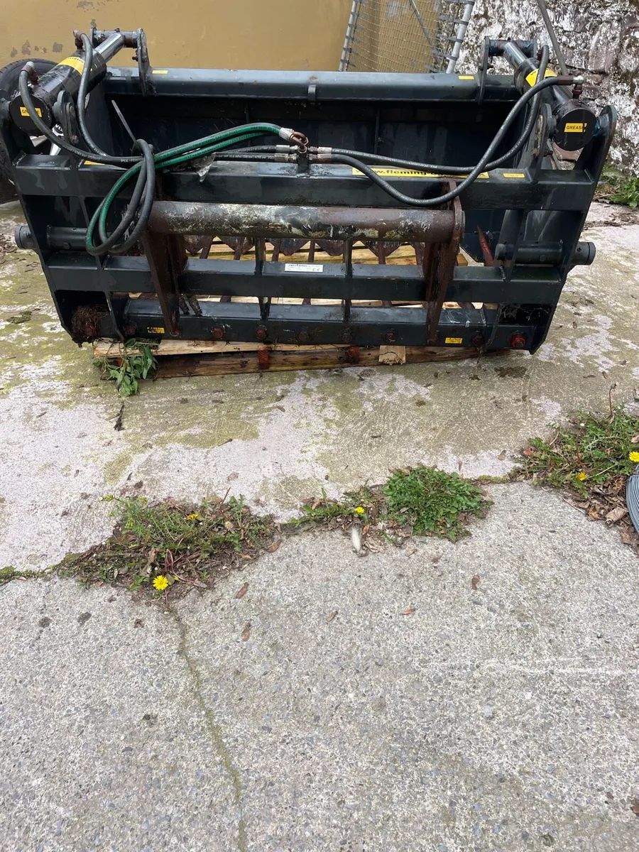 5ft Fleming sheargrab with Manitou brackets - Image 2