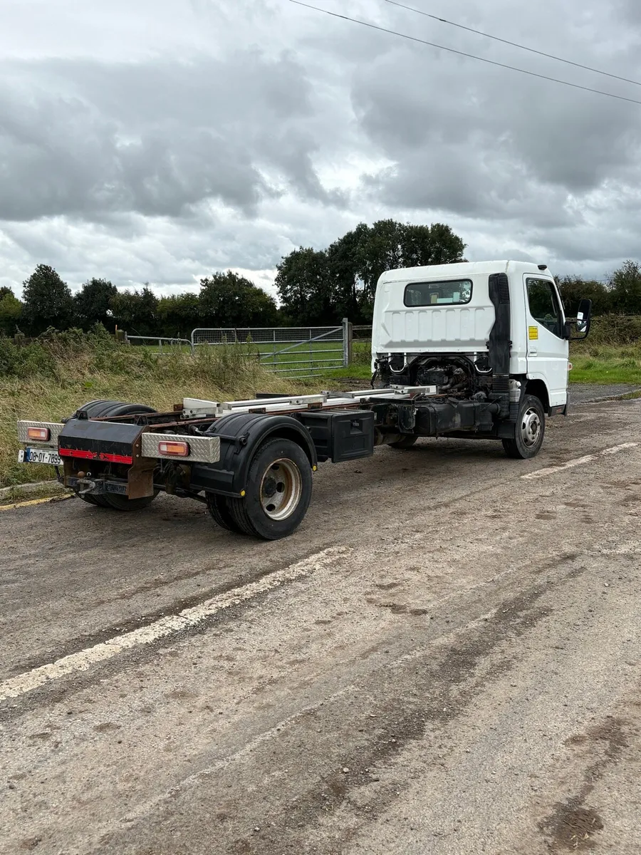 Mitsubishi Fuso - Image 4