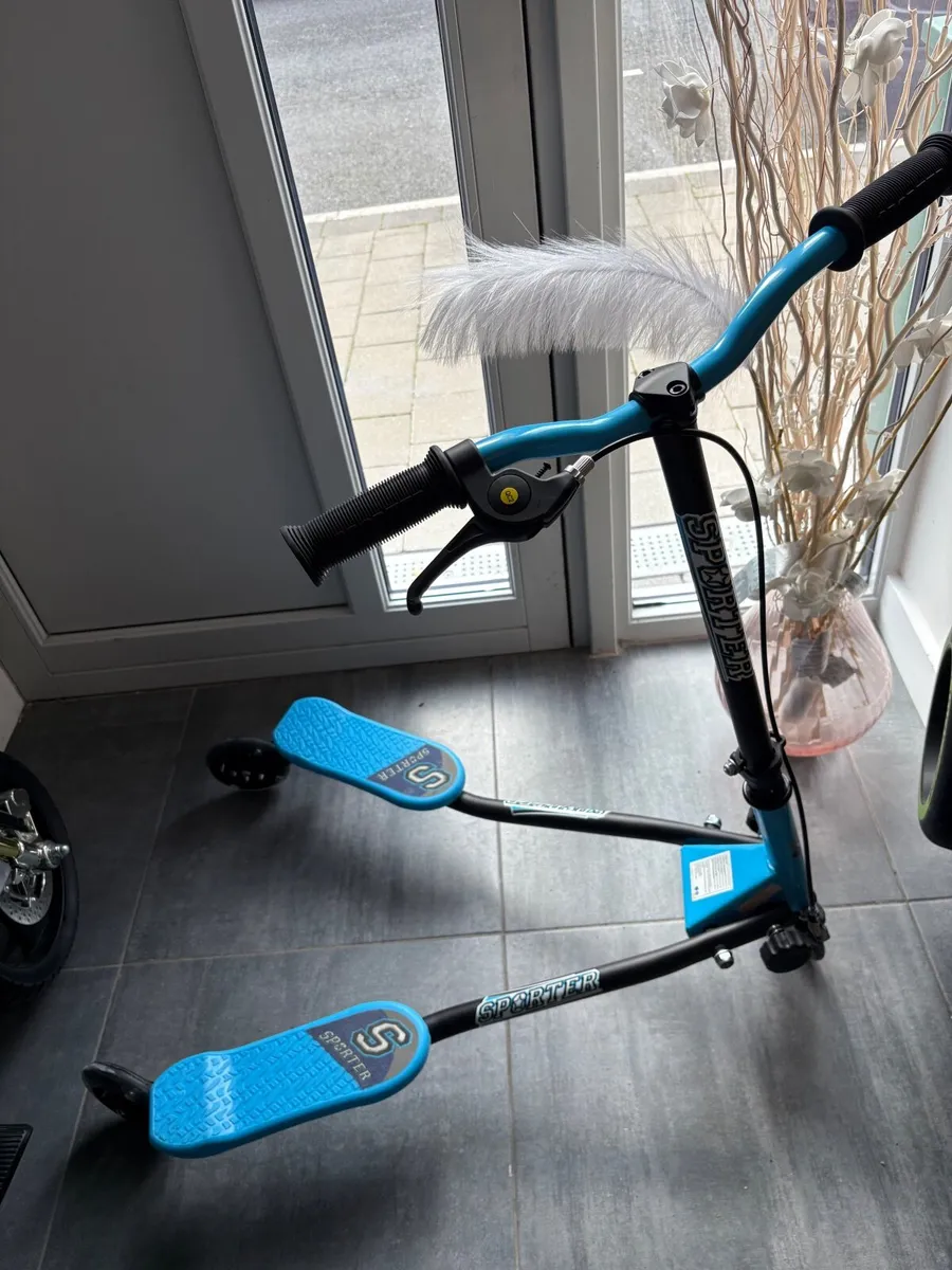 iSporter 3 Wheel Swing Scooter - Image 1