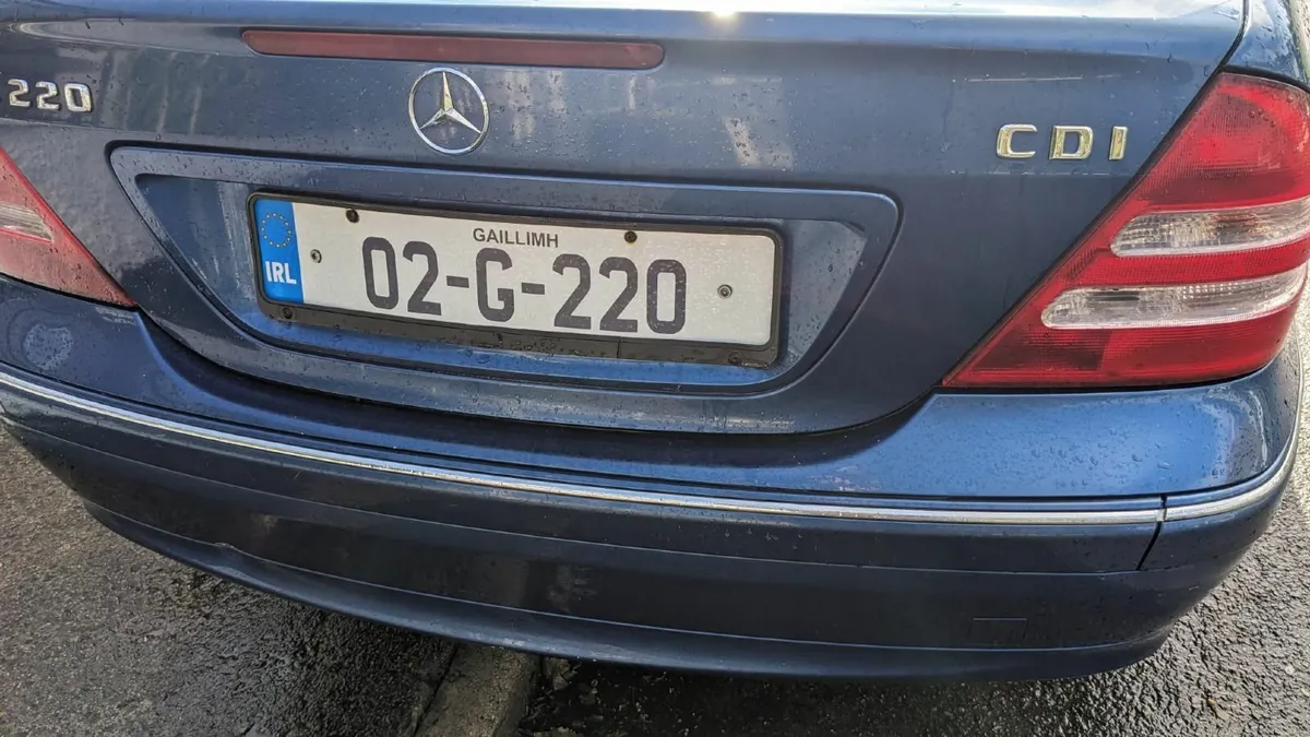 Mercedes-Benz C-Class 2002 - Image 3