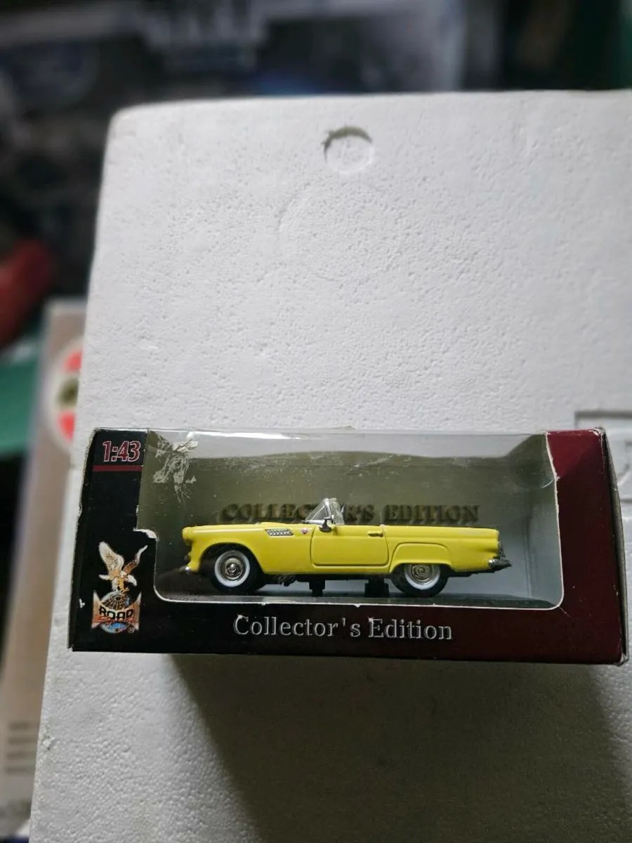 Corgi Road Signature 1955 Thunderbird - Image 1