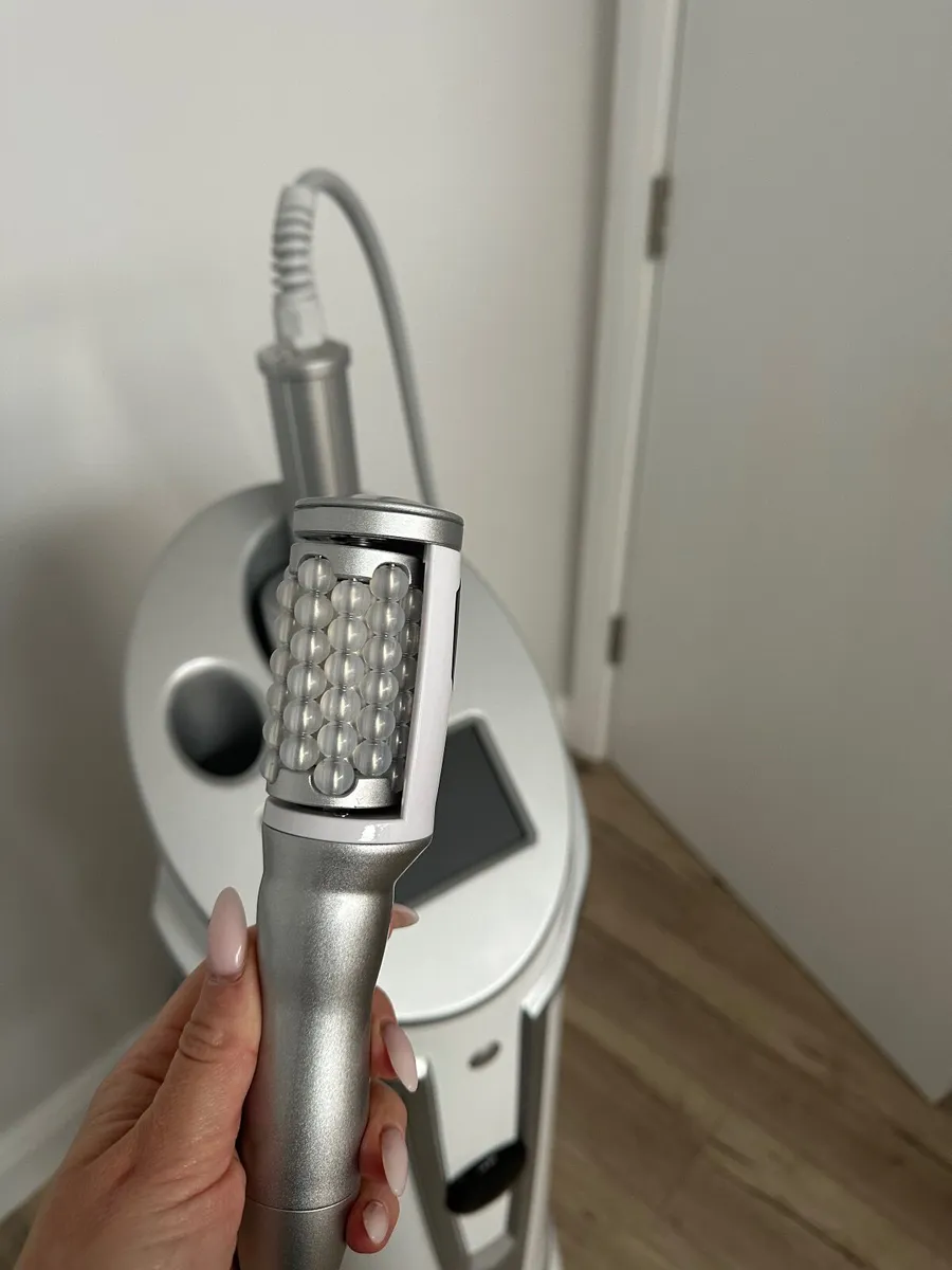 Massage equipment - Image 1