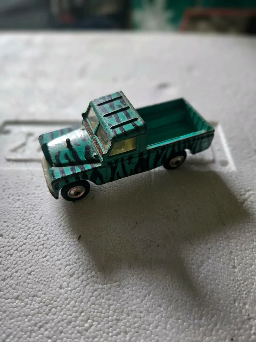 Corgi 1970's Daktari Landrover - Image 1