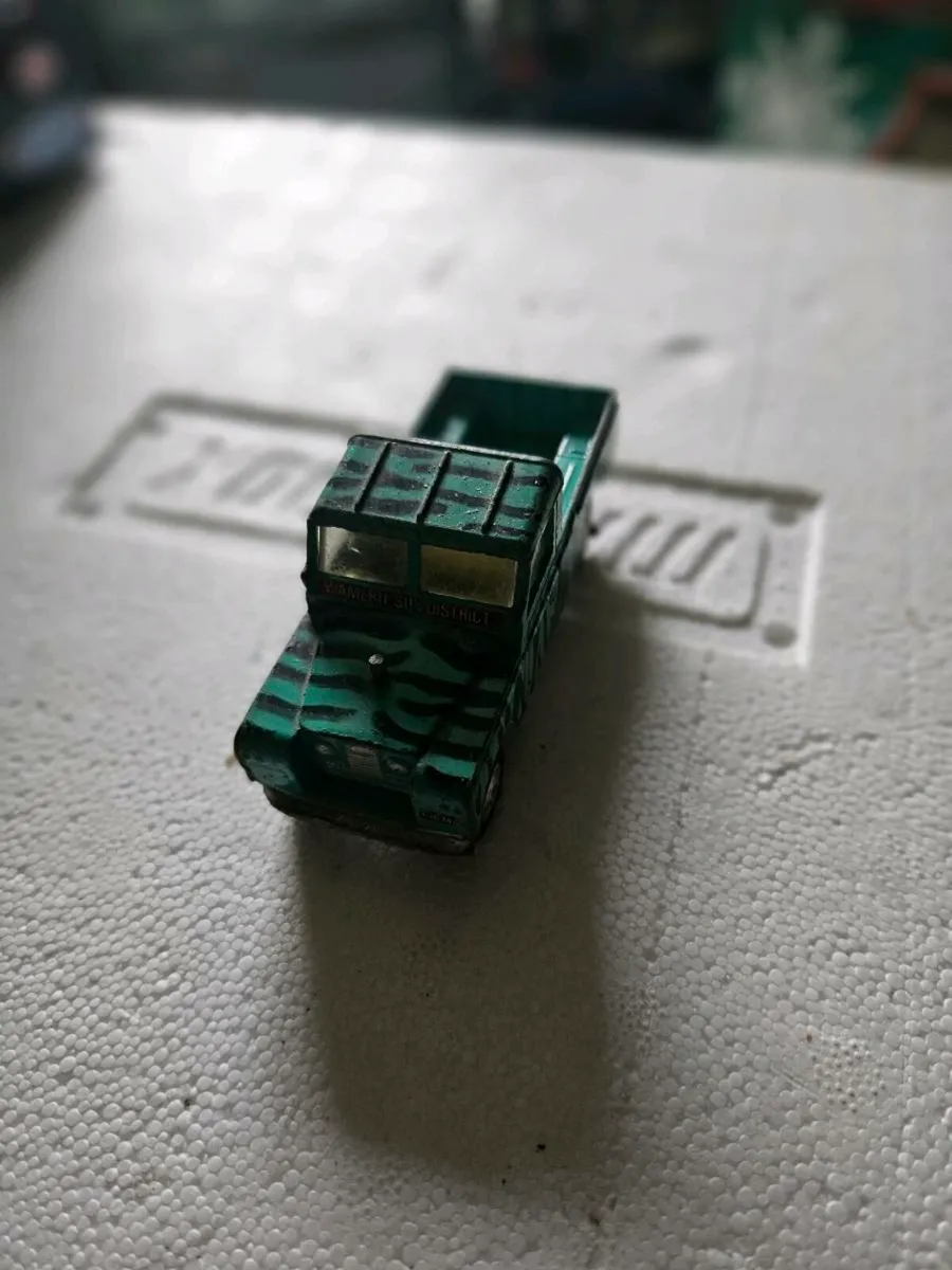 Corgi 1970's Daktari Landrover - Image 2