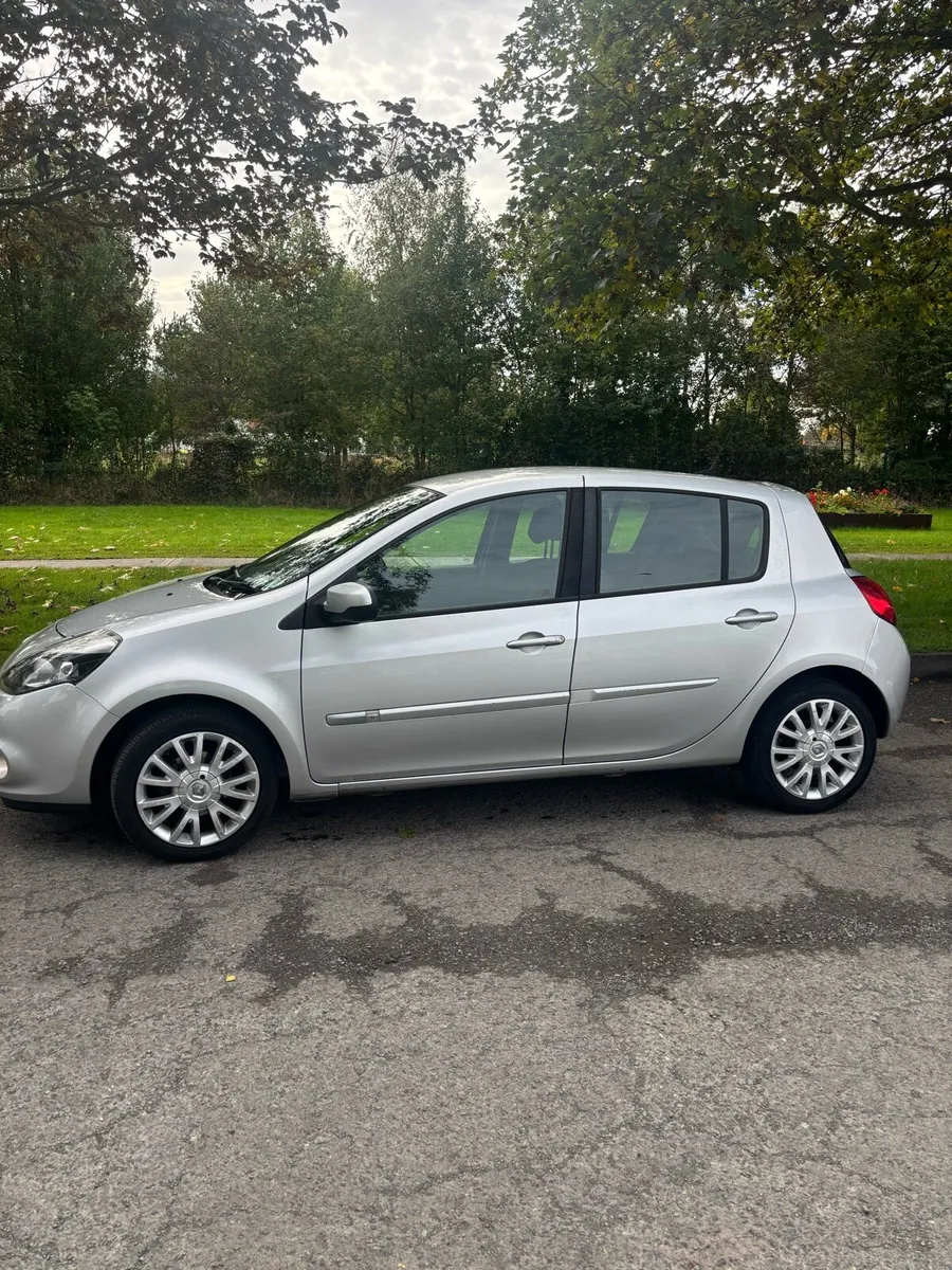 Clio 1.1 Low mileage - Image 4