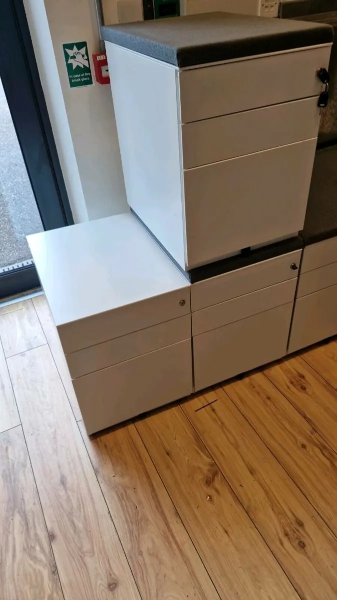 Lockers/pedestals - Image 1