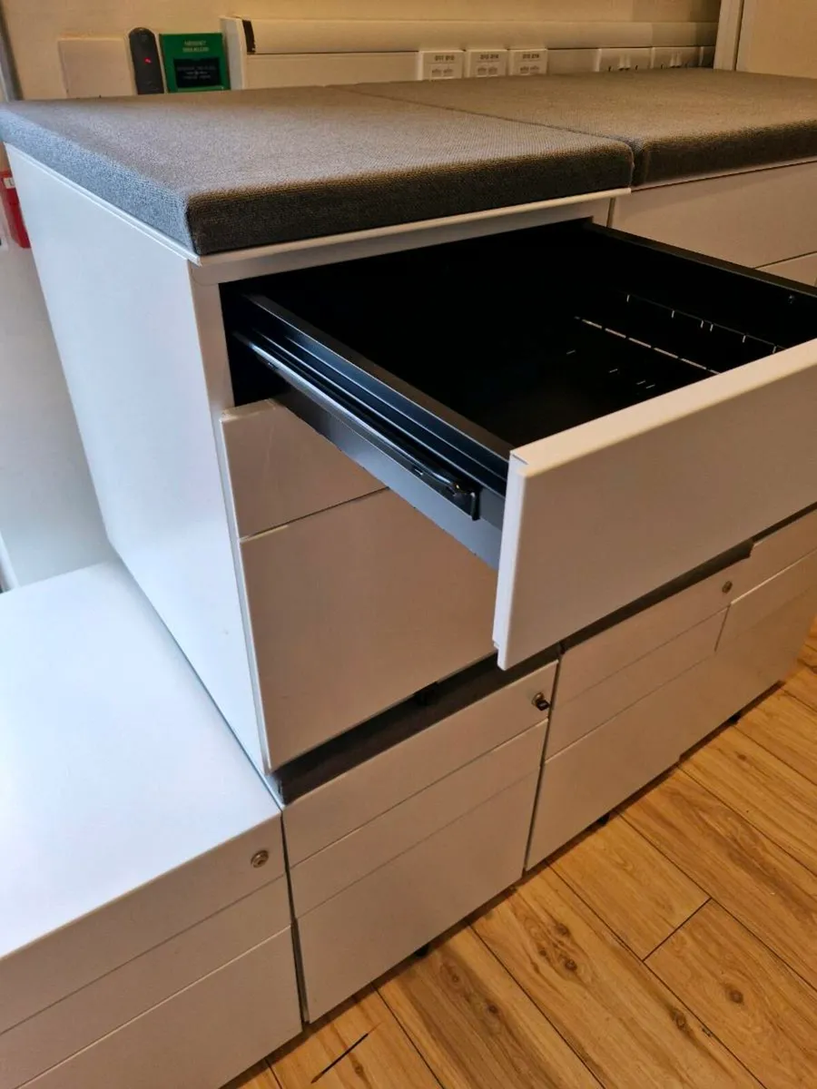 Lockers/pedestals - Image 3