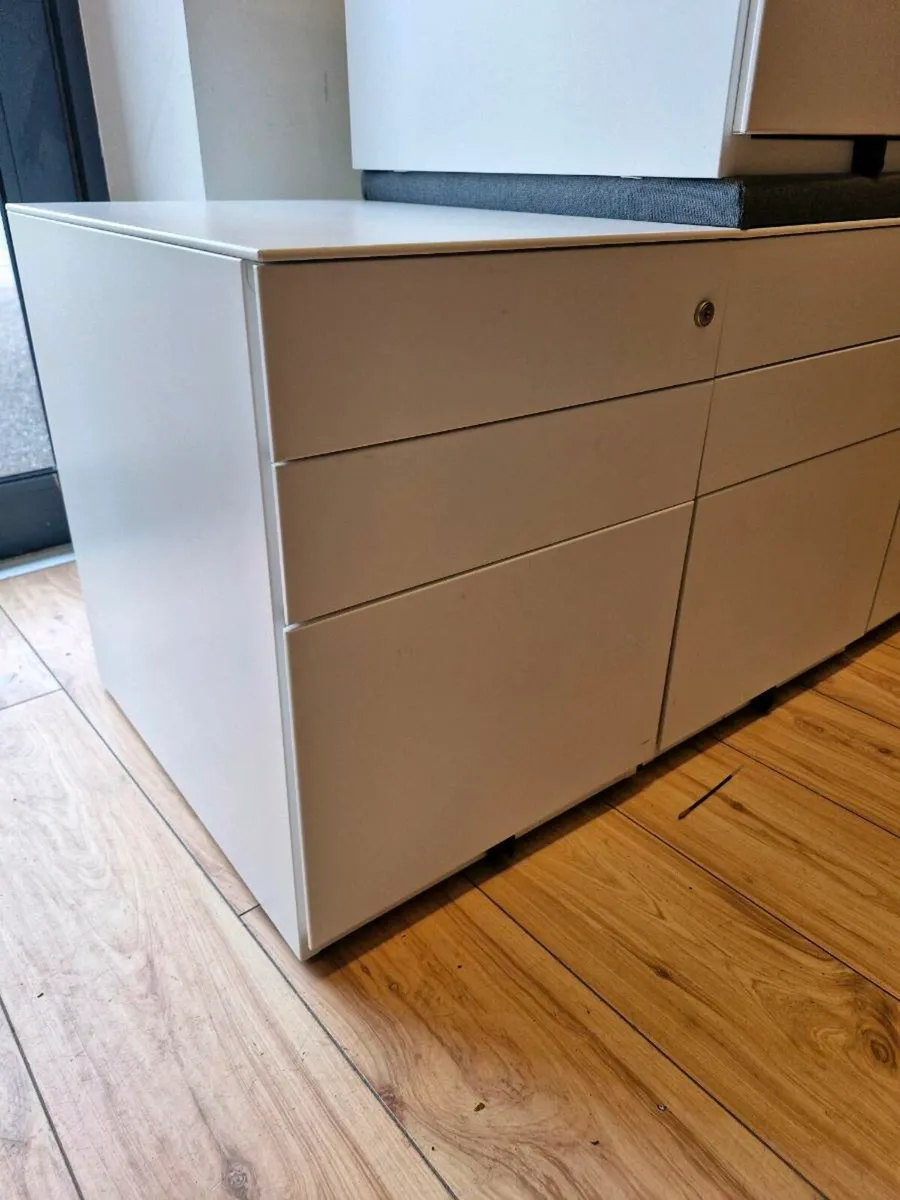 Lockers/pedestals - Image 4