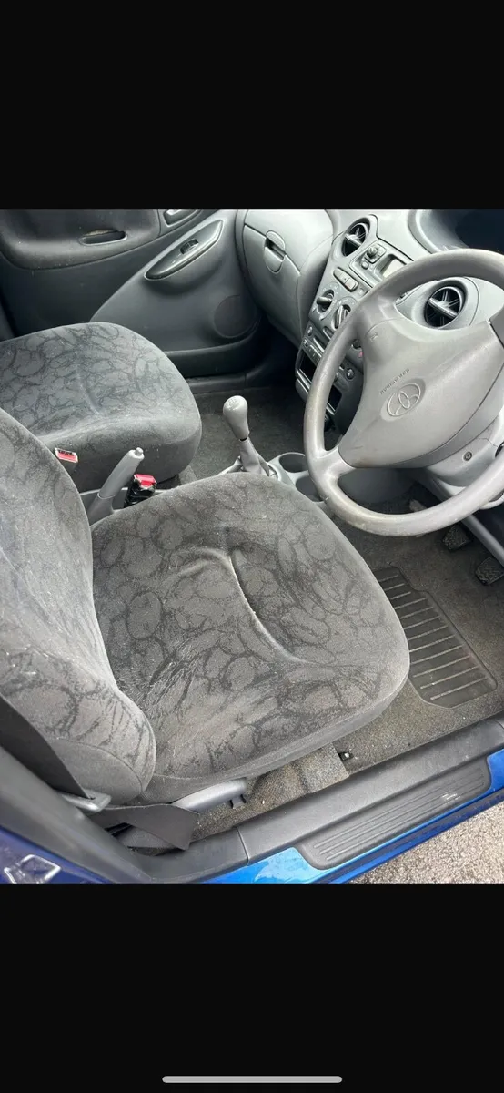 Toyota Yaris 2003 - Image 2