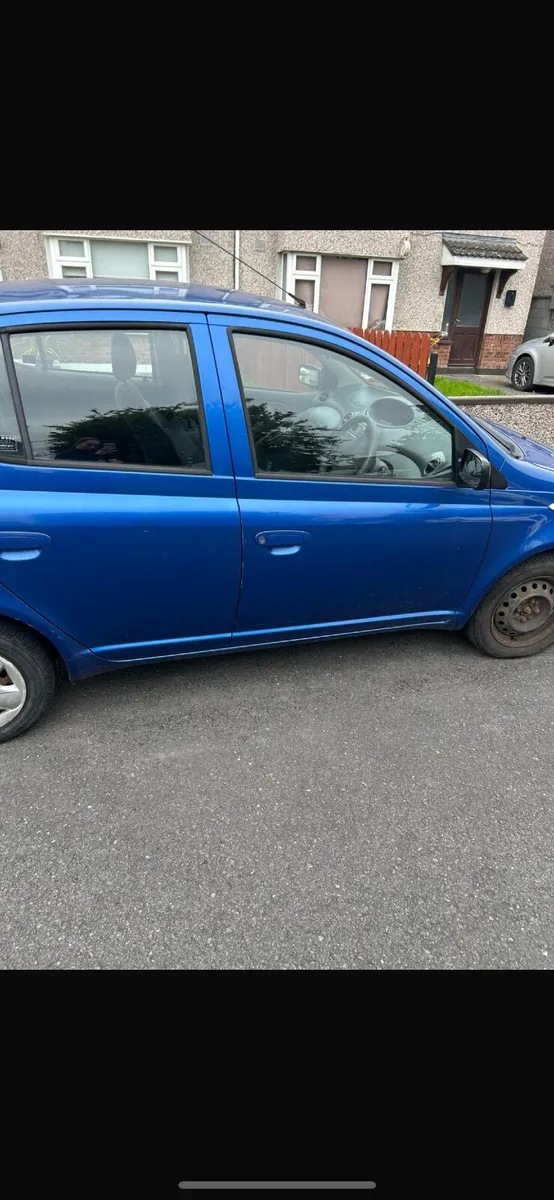 Toyota Yaris 2003 - Image 3