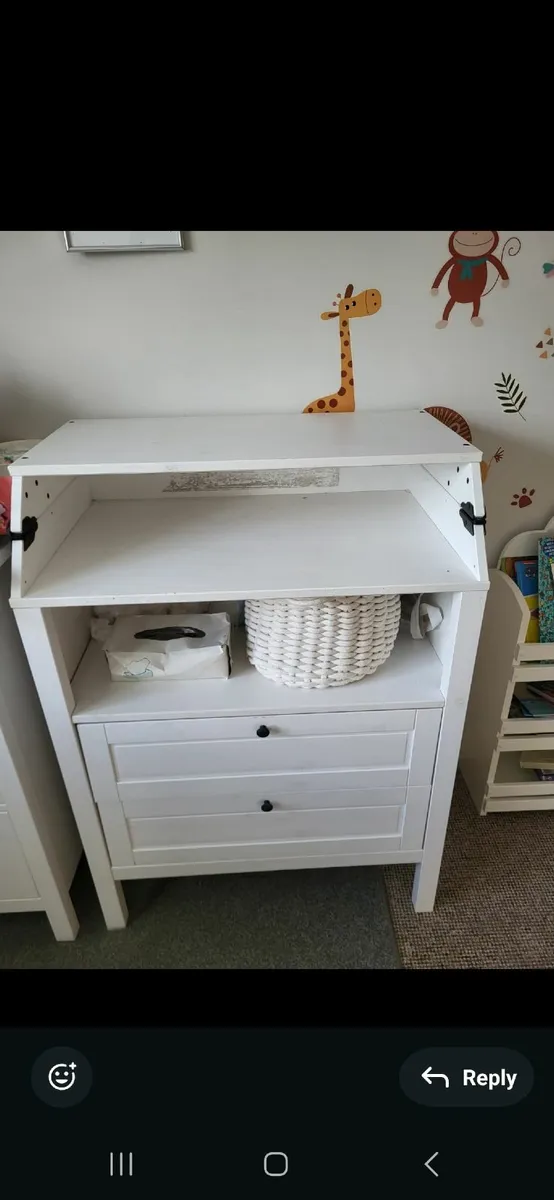 Changing table - Image 1