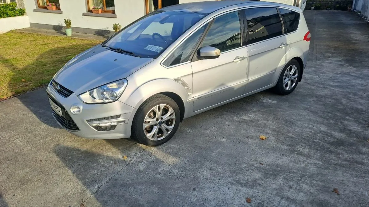 Ford SMAX Titanium 2011 - Image 2