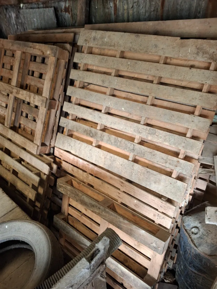 Pallets for firewood