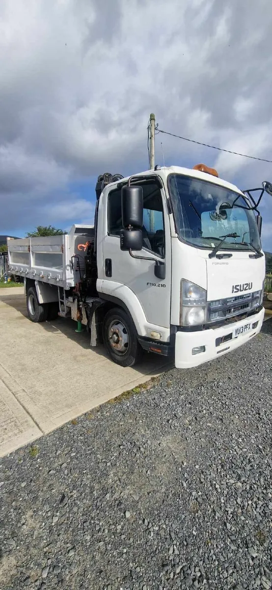 Isuzu 11ton Tipper Crane - Image 2