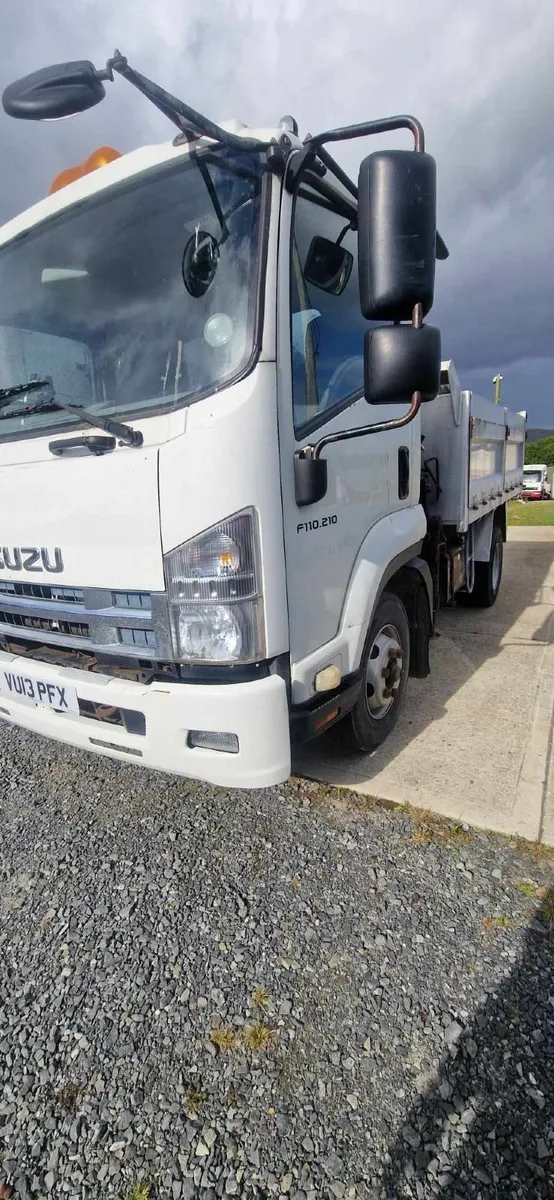 Isuzu 11ton Tipper Crane - Image 3