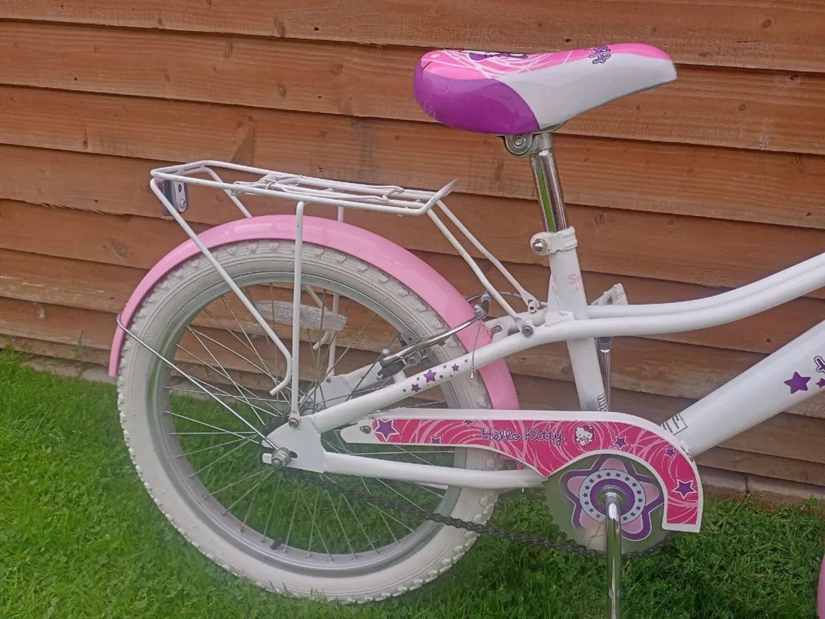 Kids hello kitty bike size 20 inch wheels - Image 3