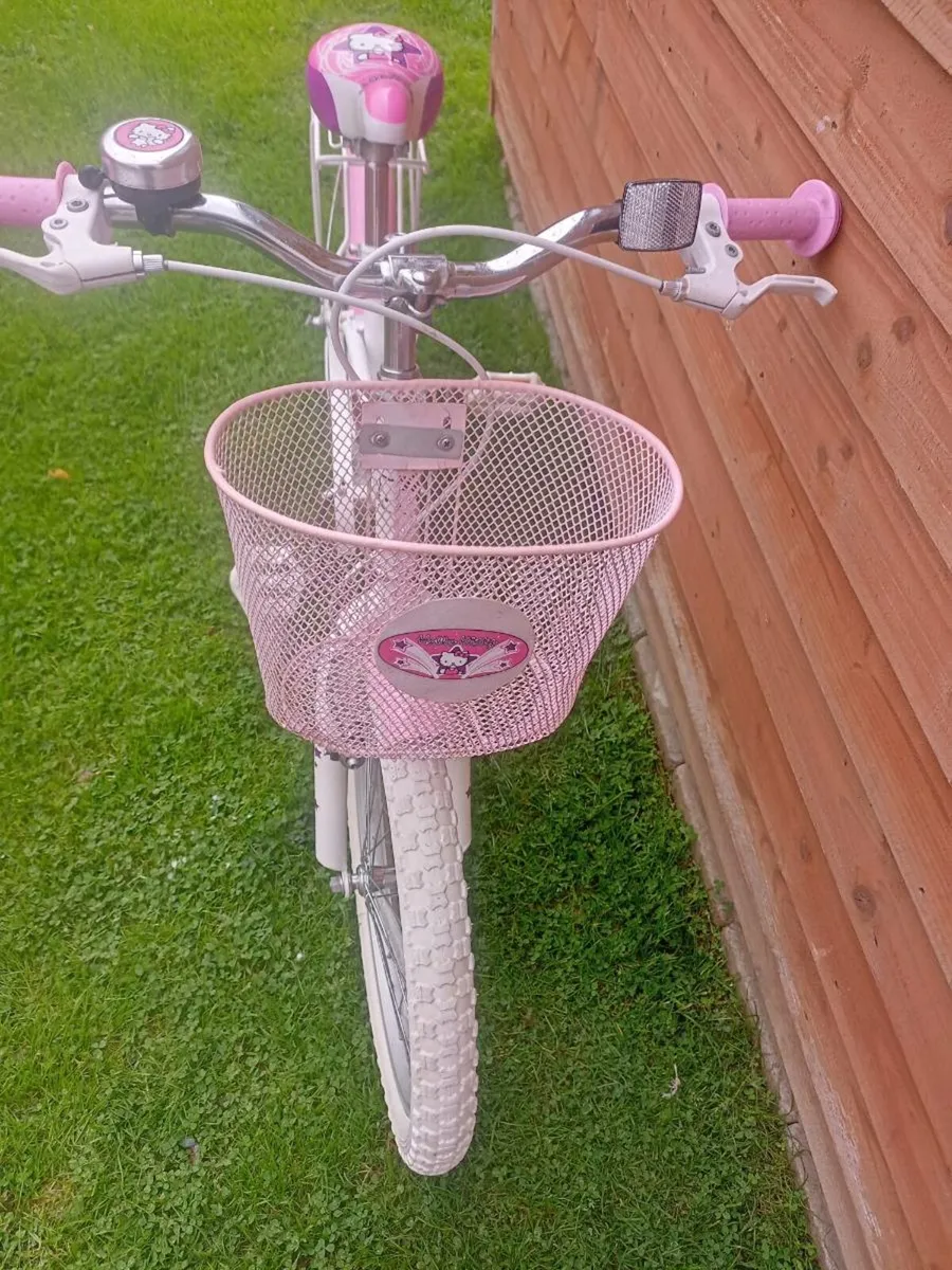 Kids hello kitty bike size 20 inch wheels - Image 4